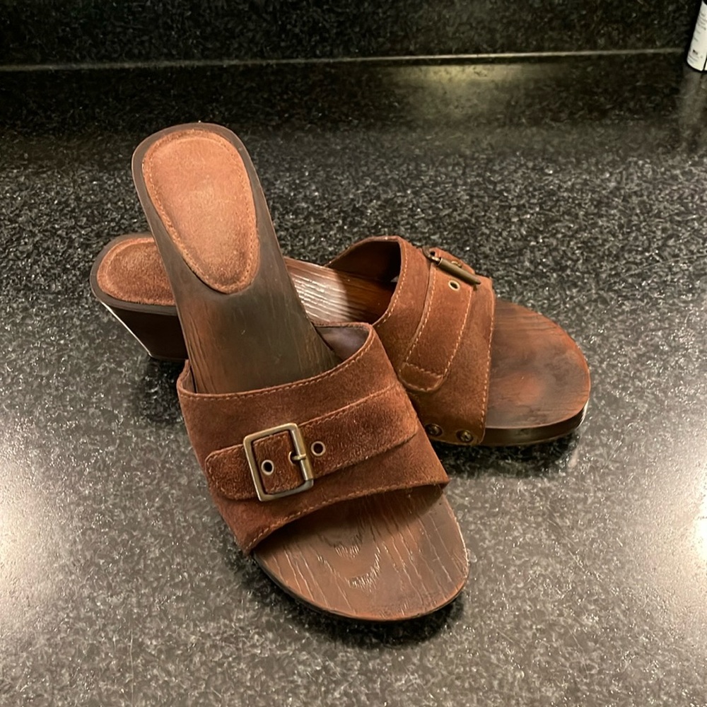 Montego Bay: Wooden Sandal